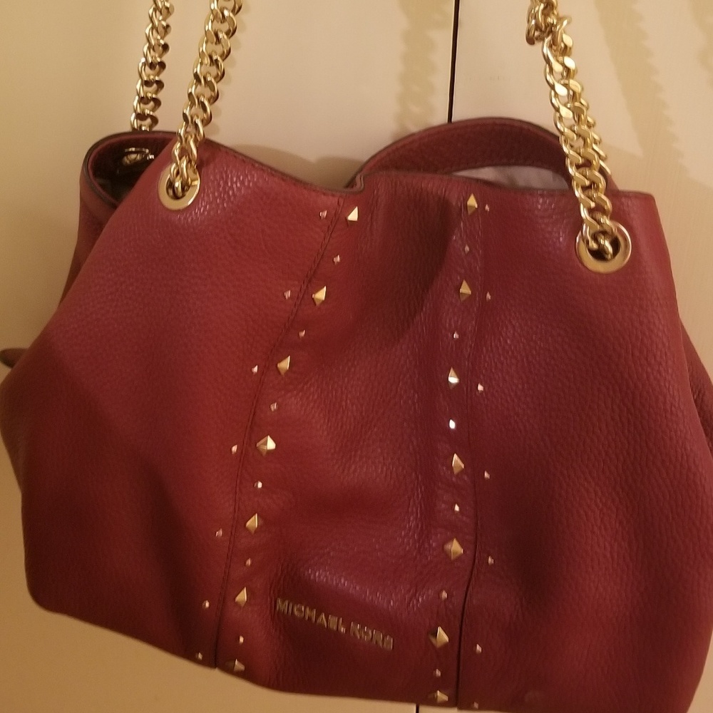 MK red purse and wallet